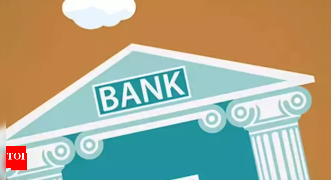 DFS secy urges PSBs to boost global competitiveness and governance