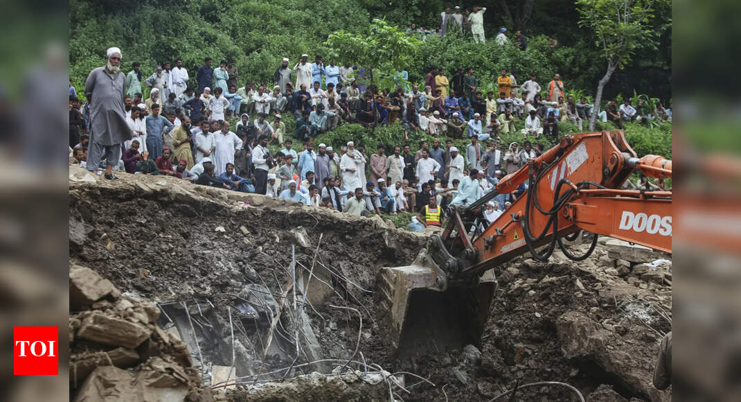 ‘Historic evacuation in Pak’: Punjab floods leave 2.5m displaced, 101 dead ‘Historic evacuation in Pak’: Punjab floods leave 2.5m displaced, 101 dead