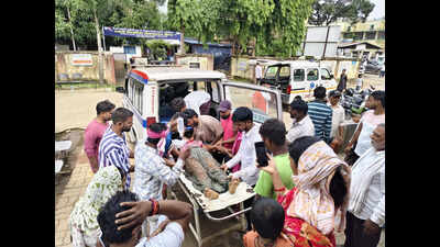 Serious Road Accident in Jharkhand's Giridih District Injures Four from Hazaribag