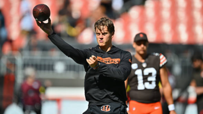 Joe Burrow exits game with toe injury, Jake Browning expected to take over as Bengals QB