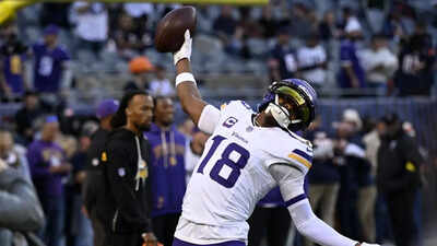 Vikings star Justin Jefferson makes history as youngest NFL player to record 500 career catches, ties Larry Fitzgerald milestone