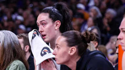 Breanna Stewart injury update: New York Liberty star exits game 1 against Phoenix Mercury after apparent left knee trouble