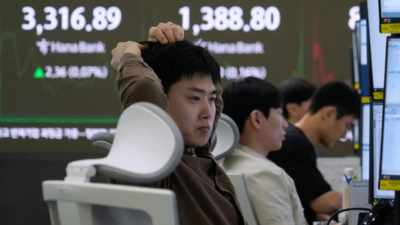  Asian stocks steady ahead of Fed decision; oil holds firm after Ukraine strikes Russian refineries