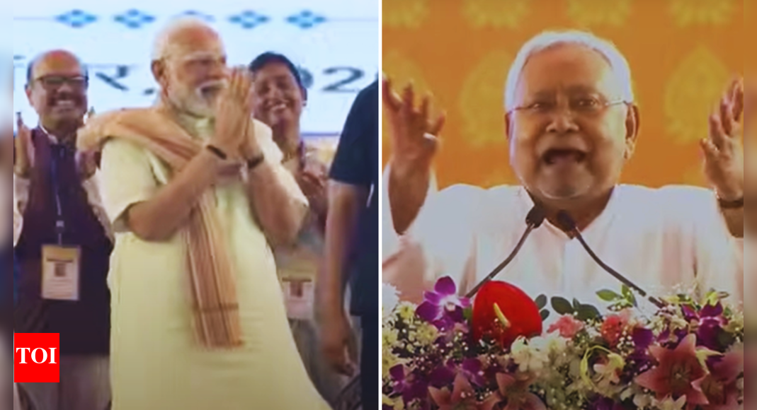 'Khada ho!': Nitish pushes crowd to give standing ovation; watch PM's reaction