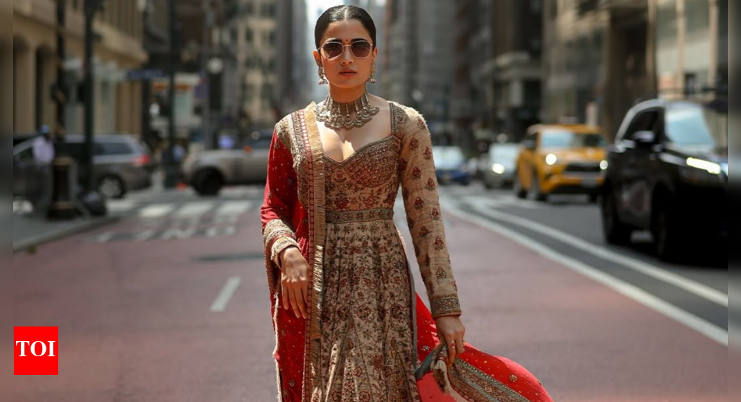 Rashmika Mandanna turns bustling avenues of Manhattan into her runway in alluring anarkali