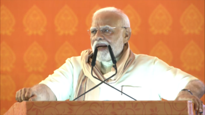  PM Modi attacks Congress over 'bidi' post; vows to halt 'infiltration'