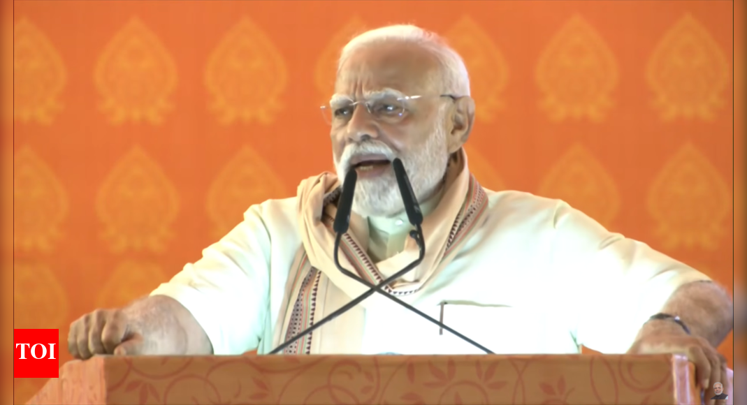<div>Hellbent on insulting Bihar: PM Modi attacks Congress over bidi post; vows to halt infiltration</div> <div>'Hellbent on insulting Bihar': PM Modi attacks Congress over 'bidi' post; vows to halt 'infiltration'</div>