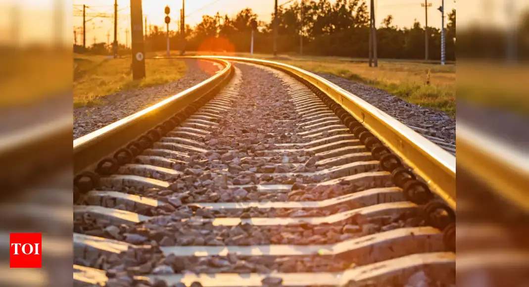 Two bank officer sisters die in Muzaffarpur train accident