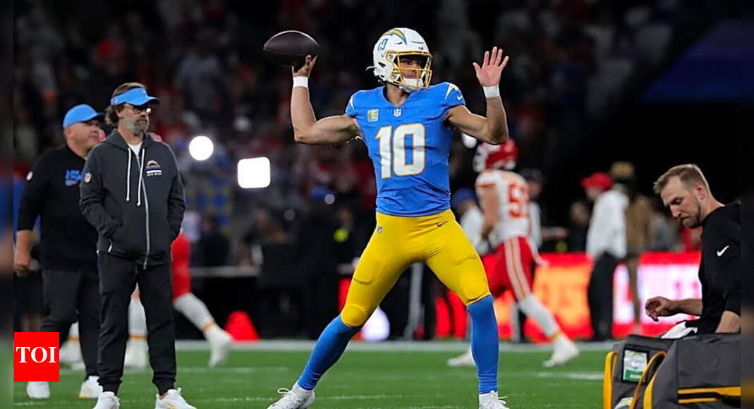 Will Justin Herbert play against the Las Vegas Raiders tonight? Latest injury update on the Los Angeles Chargers' star quarterback