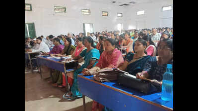 Gumla admin rolls out AI training for government teachers