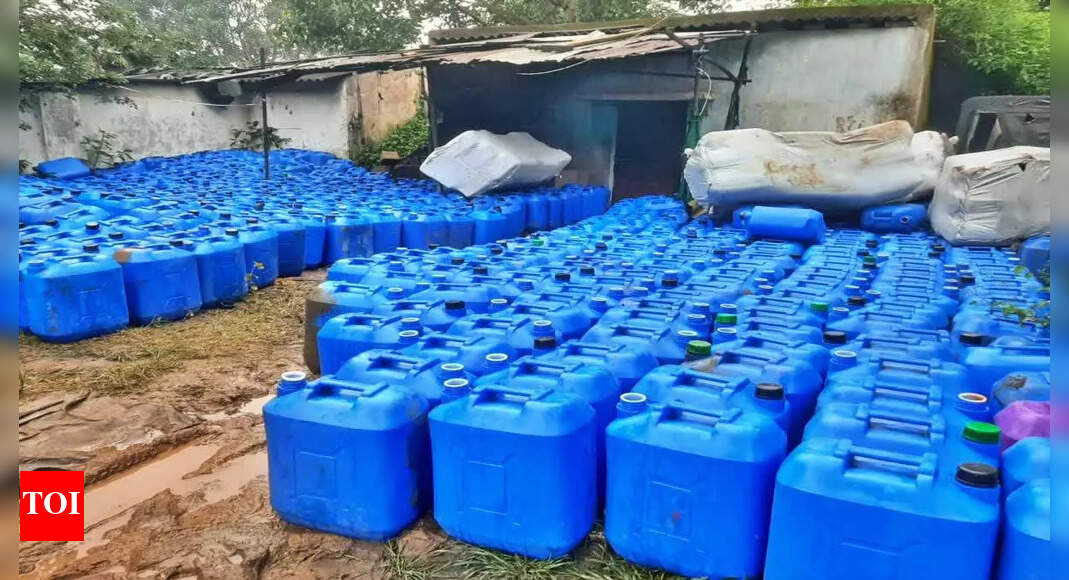 Five held in Giridih with spirit for making illicit liquor
