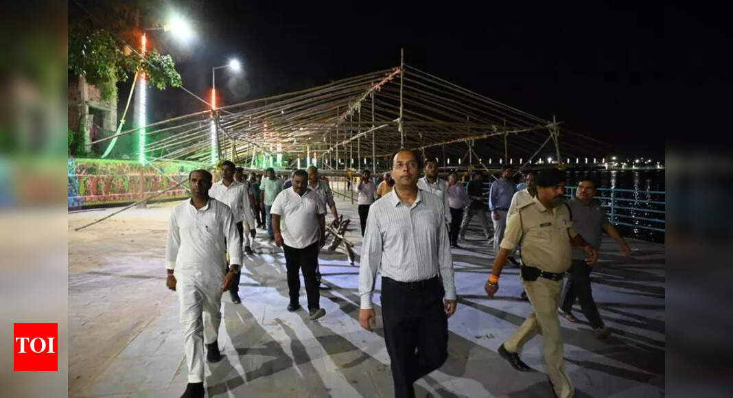 Pitrapaksh pilgrims cautioned against rise in Falgu water level