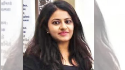  Puja Khedkar's dad was in SUV, FIR on mom