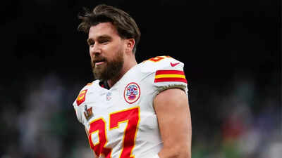 Travis Kelce under fire: Chiefs fans furious, demand apology after brutal  interception costs the team again | NFL News - The Times of India