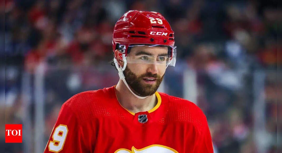 Toronto Maple Leafs reportedly consider giving former Flames player second chance alongside Auston Matthews