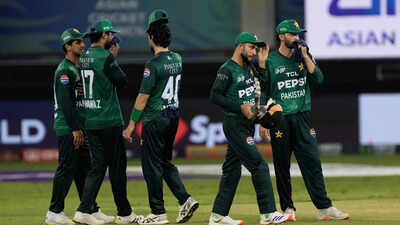  India qualify for Super 4s; what happens if Pakistan pull out?