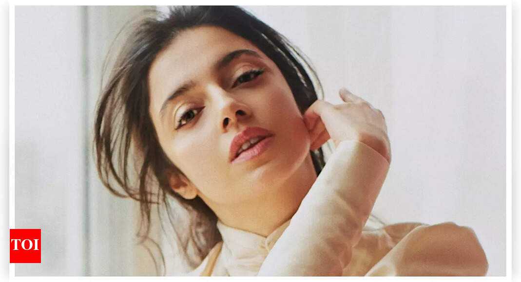 Divya Khossla calls out celebs for going under the knife