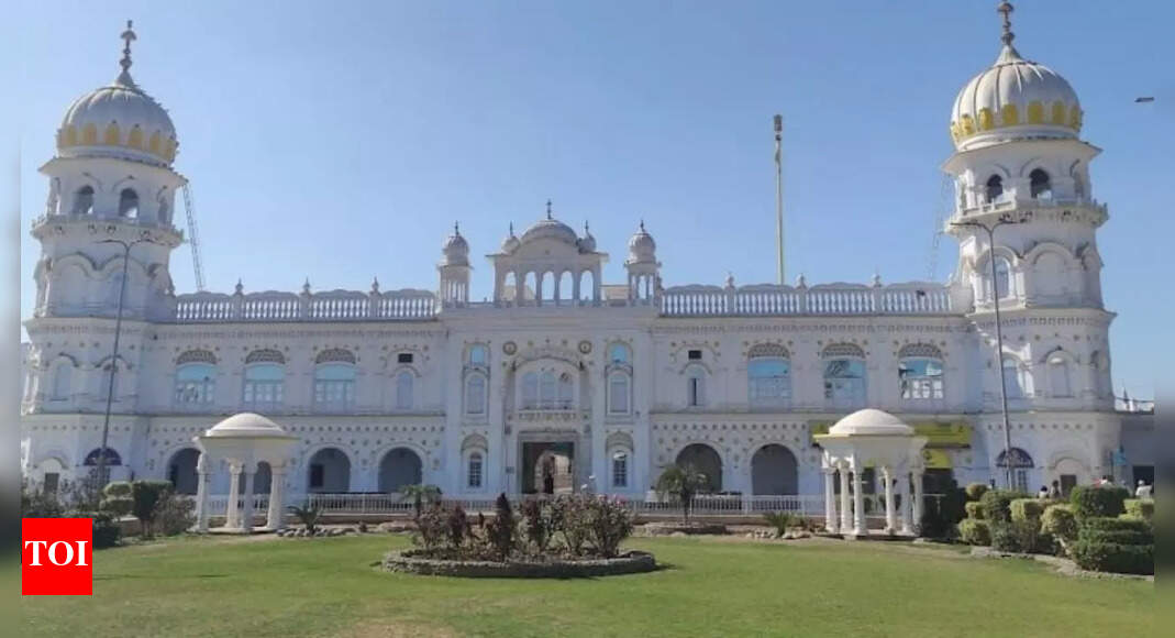 Central govt faces criticism for prohibiting Sikh pilgrims from visiting Pakistan on Guru Nanak Dev birth anniversary