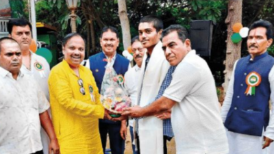 Autorickshaw driver’s son bags govt seat after clearing NEET