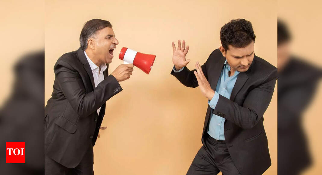 What? Boss scolds hospitalised sick employee for not informing about emergency leaves earlier-- Here’s how to be a good people manager