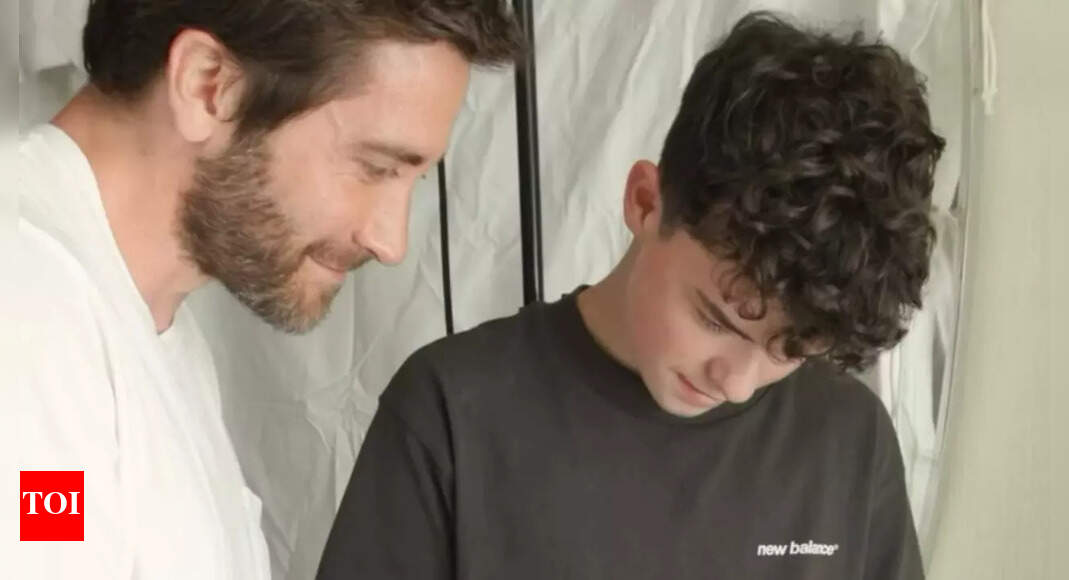 Jake Gyllenhaal surprises ‘number 1’ fan Owen Cooper ahead of Emmys:Gifts the actor a lucky duck—WATCH