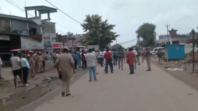  19-year-old NEET aspirant shot dead by cattle smugglers in Gorakhpur; villagers clash with police