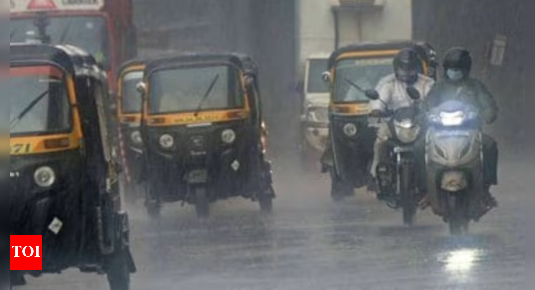 Heavy rain lashes Pune; IMD issues yellow alert for several Maharashtra districts