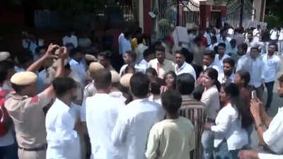 DUSU elections: ABVP, NSUI clash at Kirori Mal College on last day of campaigning