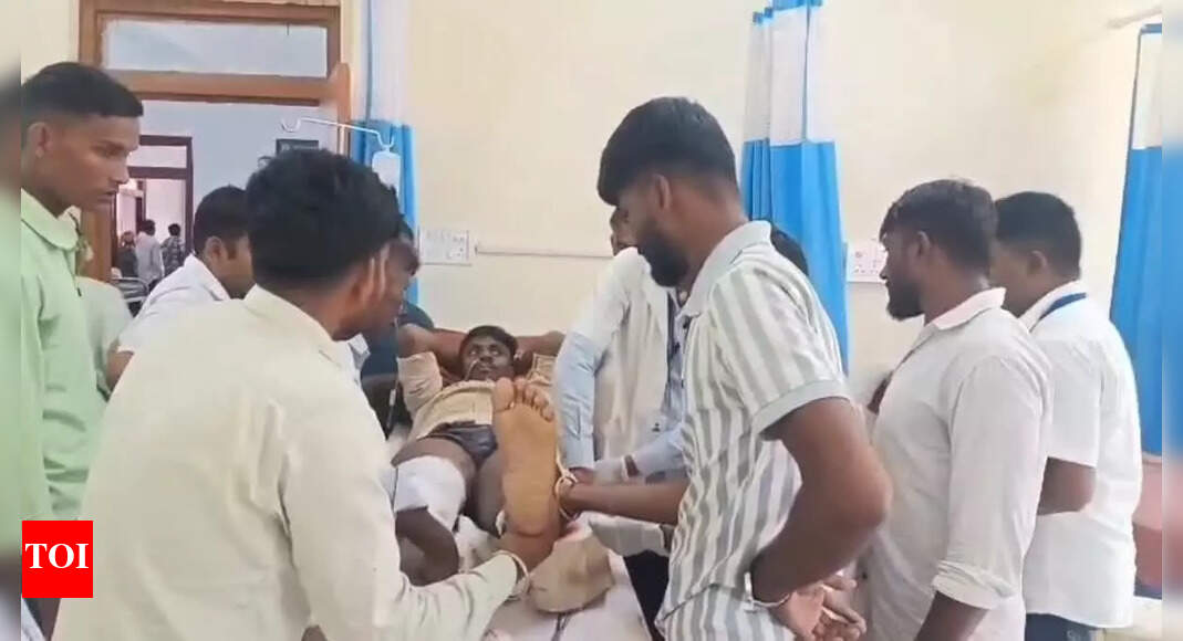 Illegal Sand Smuggler Attacks District Administration Team in Chatra, Injures Two Chowkidars