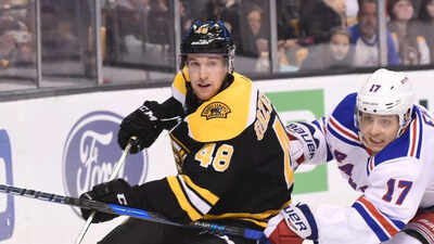 Former Pittsburgh Penguins defenseman Matt Grzelcyk signs PTO with the Chicago Blackhawks