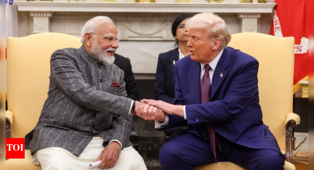 <div>PM Modi thanks Trump for birthday greetings, backs his 'peaceful resolution of Ukraine conflict'</div>
