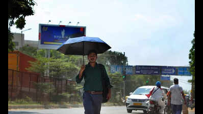 Rain leaves its mark on air, but pollution starts rising