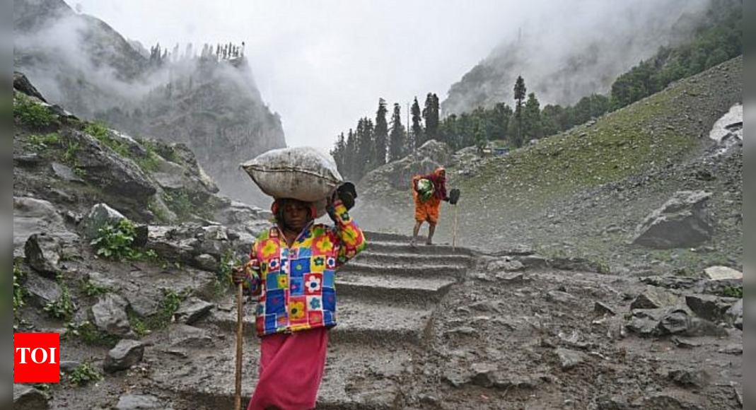 Political tempers rise in Kashmir over highway closure; netas allege conspiracy to choke Valley’s economy as fruit-landed trucks stranded