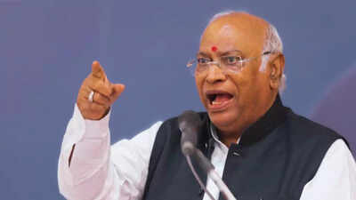 Mallikarjun Kharge clears 39-member Bihar Congress poll panel