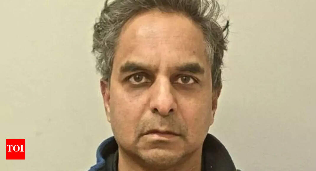 <div>Described female staff as...: Indian-origin heart surgeon Amal Bose jailed in UK for assaulting colleagues, told police it was only flirting</div> <div>'Described female staff as...': Indian-origin heart surgeon Amal Bose jailed in UK for assaulting colleagues, told police 'it was only flirting'</div>