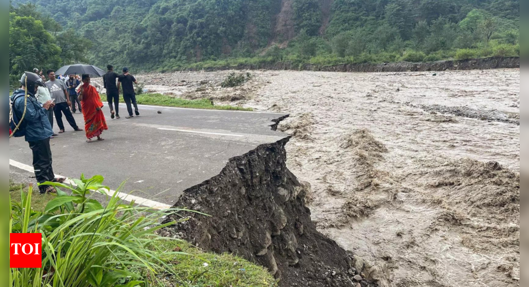 Doon deluged as fresh rain fury kills 18 in Uttarakhand, HP