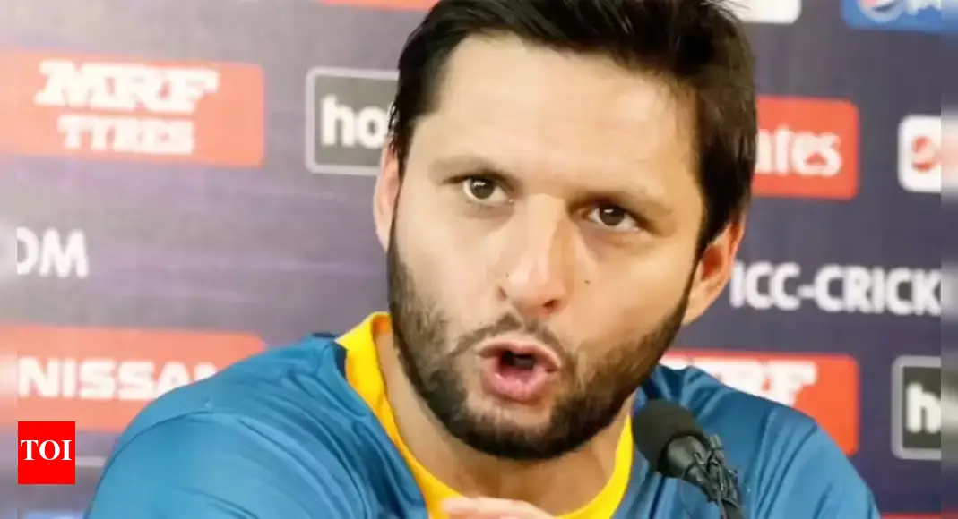Shahid Afridi slams Modi, praises Rahul