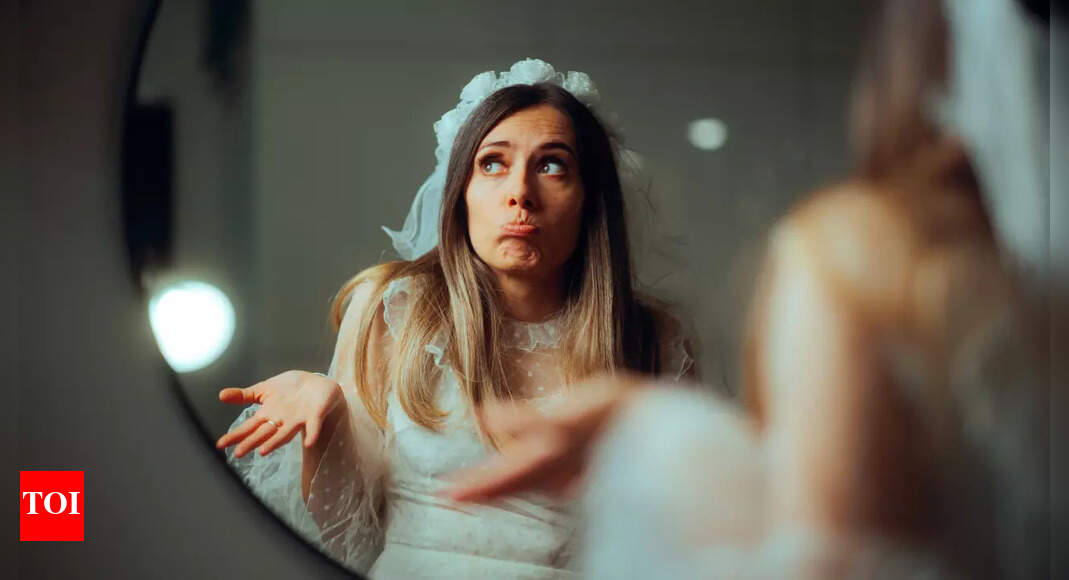 ‘Should I still marry him?’ asks woman as her fiancé got laid off: Internet has the ‘best advice’