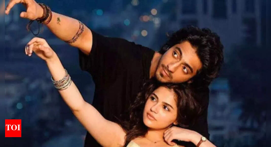 <div>Fans name a star as 'Saiyaara'; Ahaan-Aneet REACT</div>