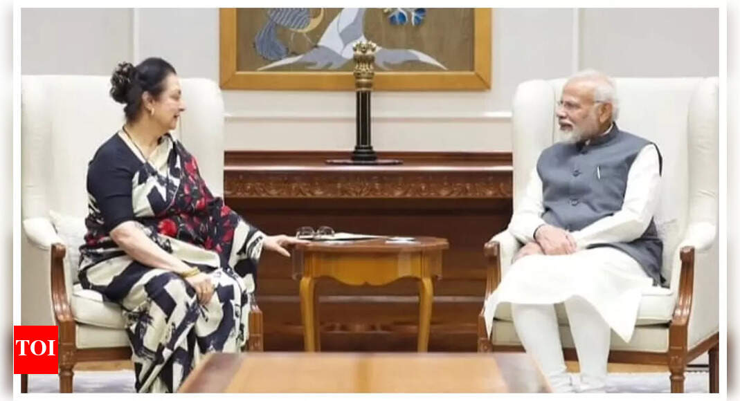 <div>Saira Banu's sweet note on PM Modi's birthday</div>