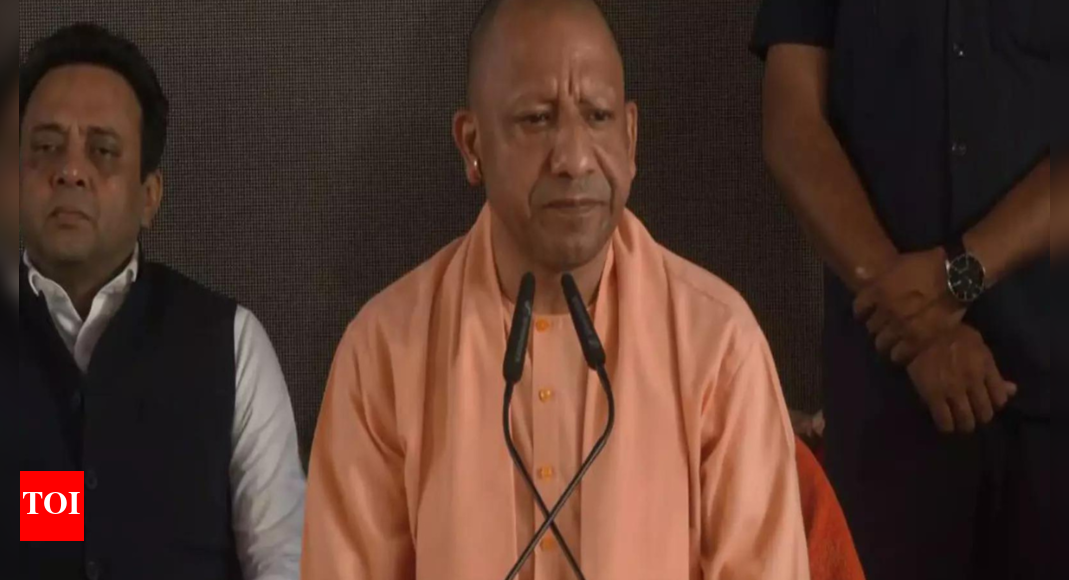 <div>UP: CM Yogi attends Seva Pakhwada in Lucknow, lauds PM Modi's leadership</div>