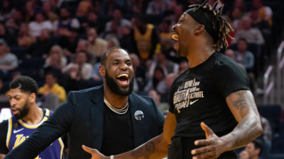  LeBron James' presence at Dwight Howard’s Hall of Fame moment sparks a heated debate