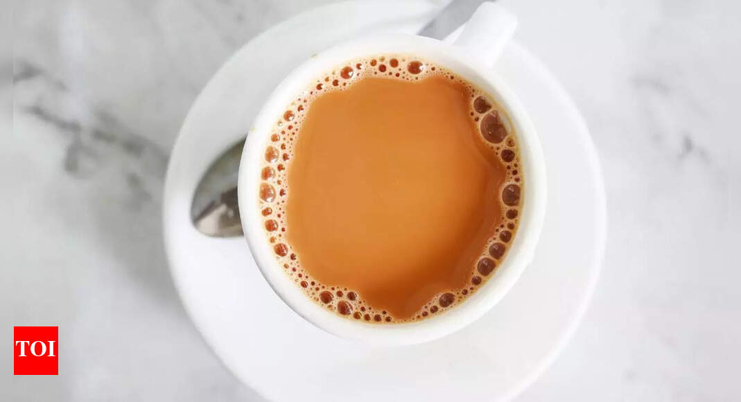 Why should you avoid drinking tea on an empty stomach