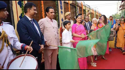 Palace on Wheels begins first tour of the season