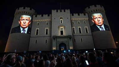 Presidente de EE. UU. en el Reino Unido: Imágenes de Trump y Epstein proyectadas en los muros del Castillo de Windsor por manifestantes