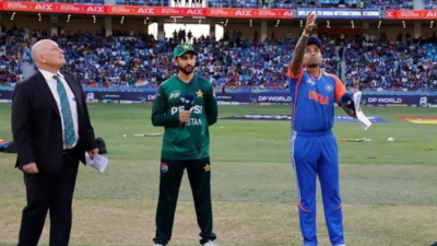 Pak drags its feet over India's handshake snub