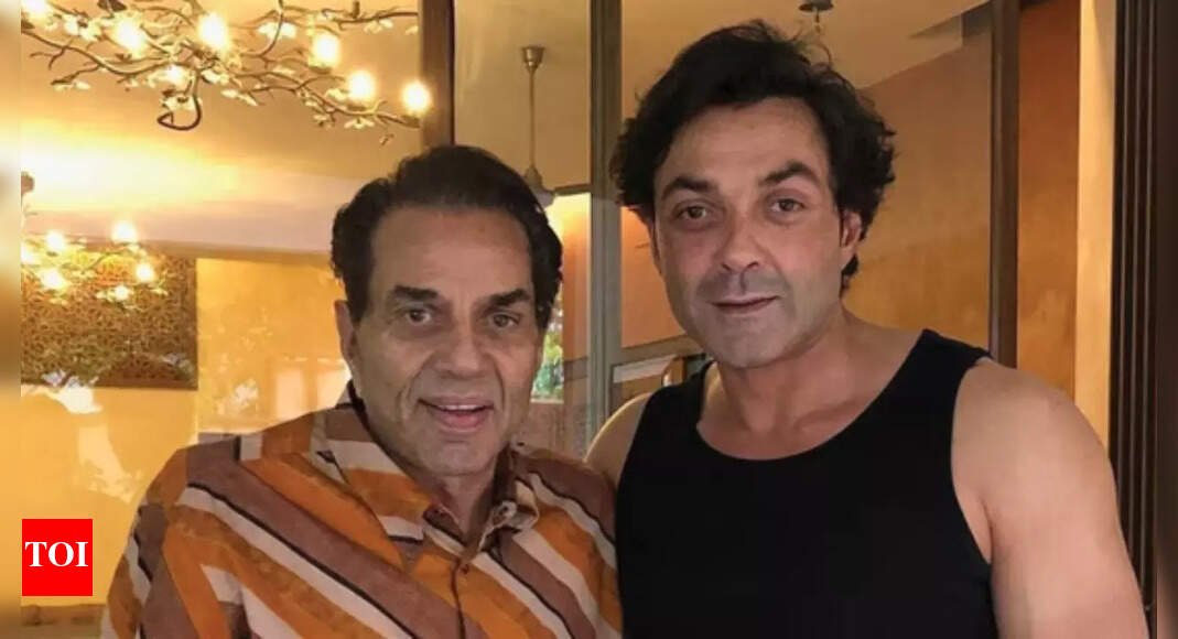 <div>Bobby on the nepotism debate being Dharmendra's son</div>