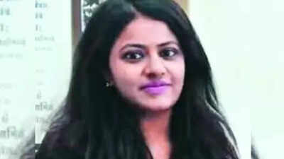 Where is Puja Khedkar's family? Father, driver flee in taxi after road rage kidnapping, mom still 'absconding'; cops connect dots