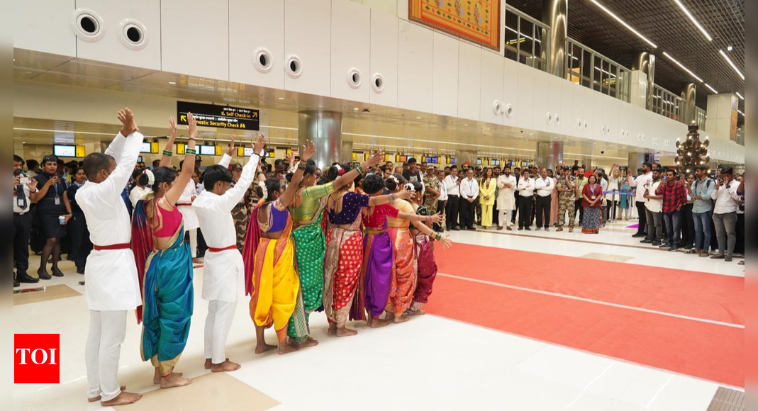 Yatri Seva Diwas celebrated at Pune airport