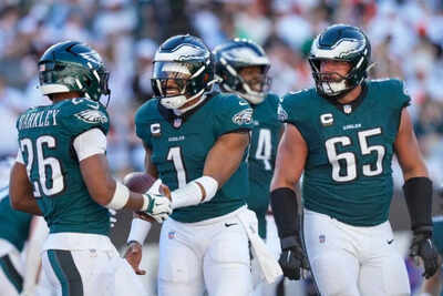 "He's one of us": Fans praise Bradley Cooper's loyalty streaming Philadelphia Eagles' Week 2 win during date with Gigi Hadid